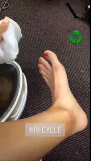 Lolo Jones feet photo thumbnail