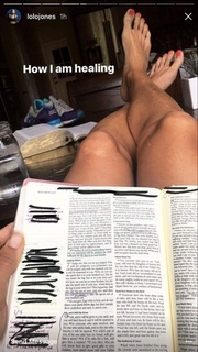 Lolo Jones feet photo thumbnail