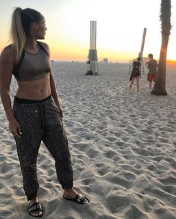 Lolo Jones feet photo thumbnail