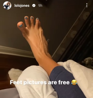 Lolo Jones feet photo thumbnail