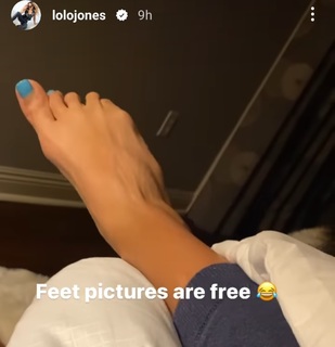 Lolo Jones feet photo thumbnail