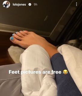 Lolo Jones feet photo thumbnail