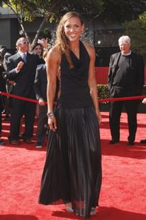 Lolo Jones feet photo thumbnail