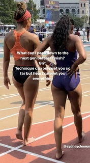 Lolo Jones feet photo thumbnail