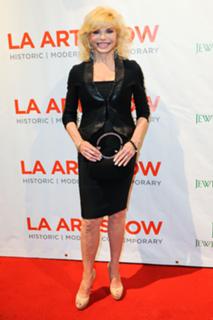 Loni Anderson feet photo thumbnail