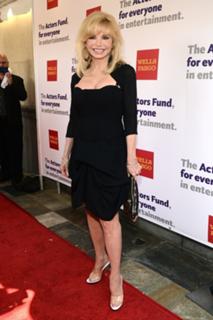 Loni Anderson feet photo thumbnail