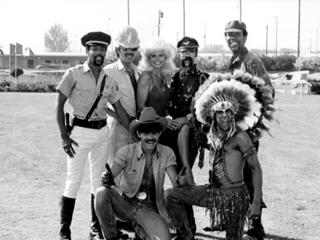 Loni Anderson feet photo thumbnail