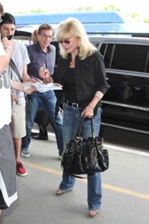 Loni Anderson feet photo thumbnail