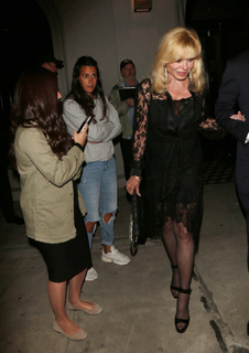 Loni Anderson feet photo thumbnail