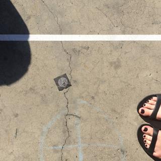 Lorde feet photo thumbnail
