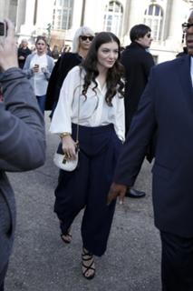 Lorde feet photo thumbnail