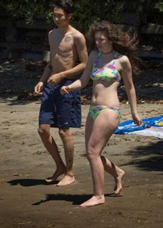 Lorde feet photo thumbnail