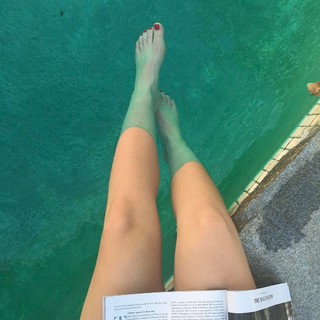 Lorde feet photo thumbnail