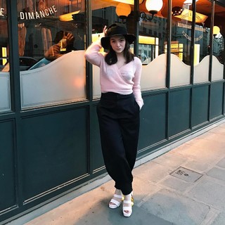 Lorde feet photo thumbnail