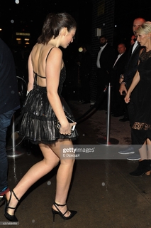 Lorde feet photo thumbnail