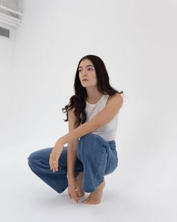 Lorde feet photo thumbnail