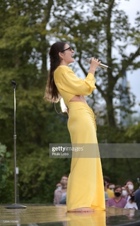 Lorde feet photo thumbnail