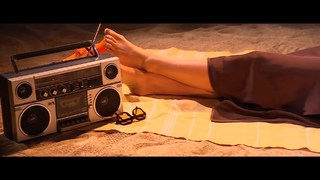 Lorde feet photo thumbnail