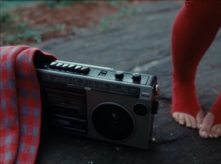 Lorde feet photo thumbnail