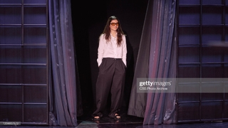 Lorde feet photo thumbnail