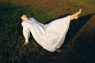 Lorde feet photo thumbnail