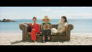 Lorde feet photo thumbnail