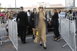 Lorde feet photo thumbnail