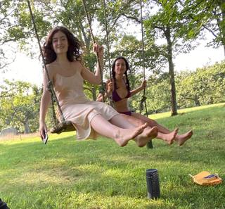 Lorde feet photo thumbnail