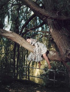 Lorde feet photo thumbnail