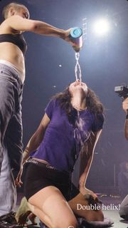 Lorde feet photo thumbnail