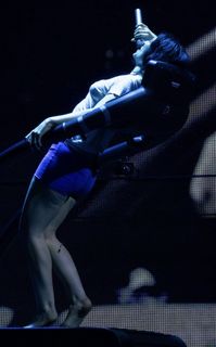 Lorde feet photo thumbnail