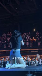Lorde feet photo thumbnail