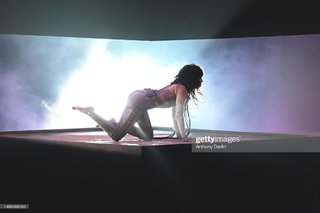 Loreen feet photo 2