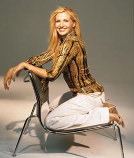 Lorella Cuccarini feet photo 14