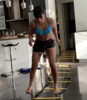 Lorena Abreu feet photo thumbnail