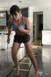 Lorena Abreu feet photo thumbnail