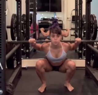 Lorena Abreu feet photo thumbnail