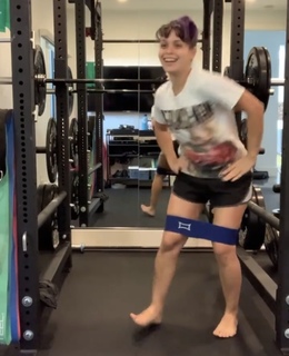 Lorena Abreu feet photo thumbnail