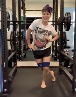 Lorena Abreu feet photo thumbnail