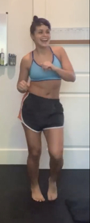 Lorena Abreu feet photo thumbnail