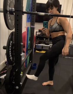 Lorena Abreu feet photo thumbnail