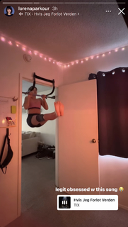 Lorena Abreu feet photo thumbnail