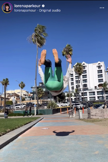 Lorena Abreu feet photo thumbnail