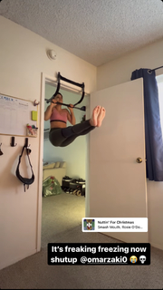 Lorena Abreu feet photo thumbnail