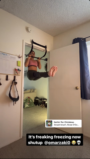 Lorena Abreu feet photo thumbnail