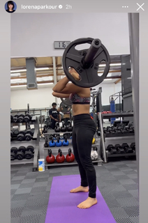 Lorena Abreu feet photo thumbnail