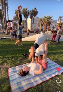 Lorena Abreu feet photo thumbnail