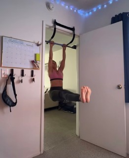 Lorena Abreu feet photo thumbnail