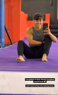 Lorena Abreu feet photo thumbnail