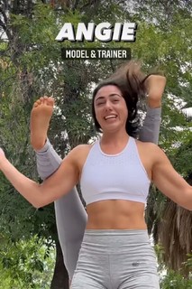 Lorena Abreu feet photo thumbnail